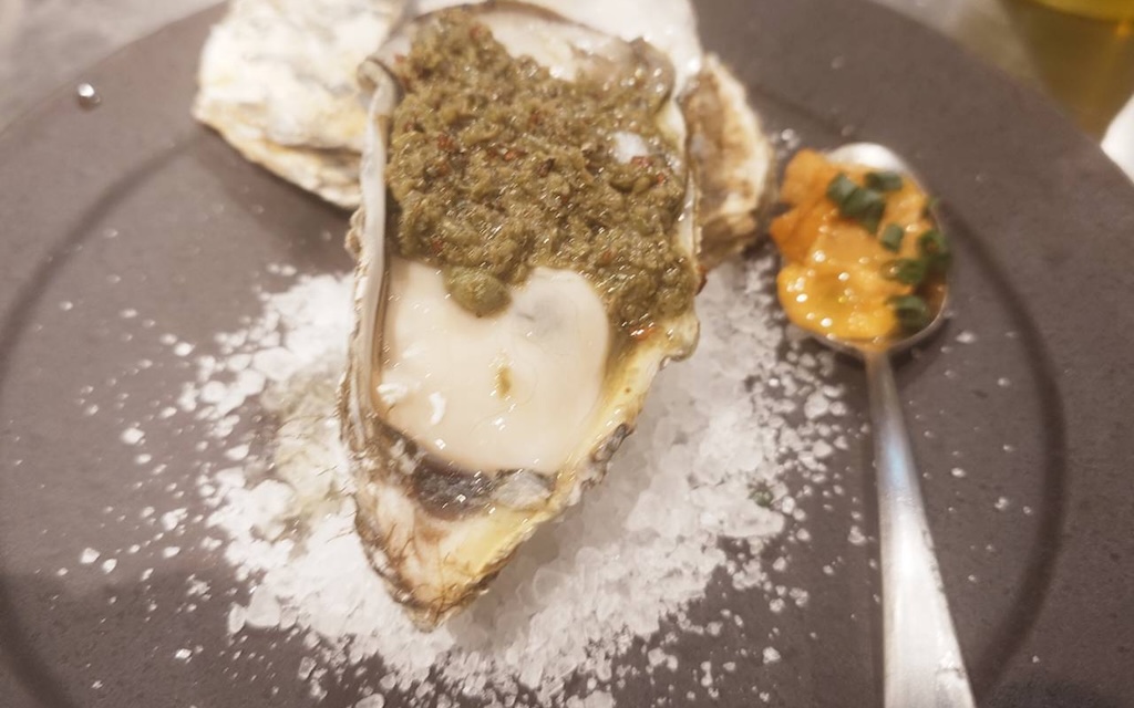 北海道サロマ湖の牡蠣